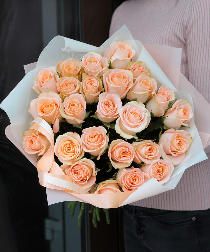 Персиковые розы