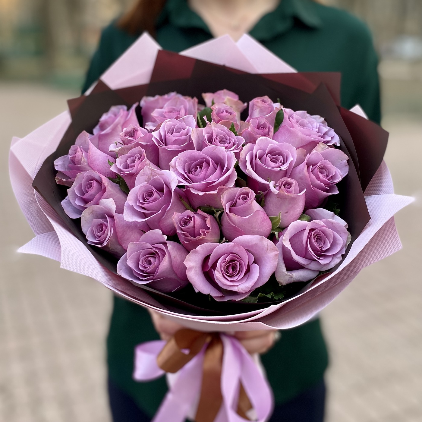 Сиреневые розы